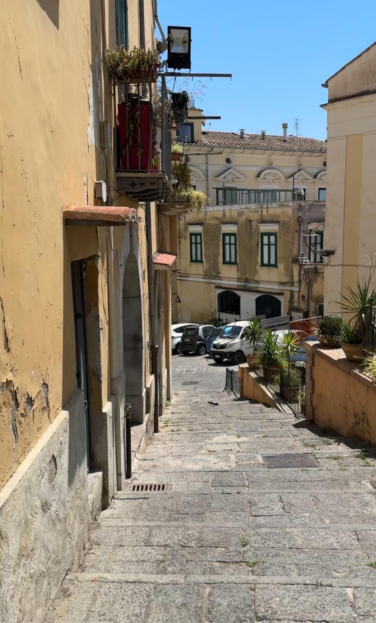 Casa "Kapri" Da Eva - Salerno Centro Con Self Check-In Διαμέρισμα Εξωτερικό φωτογραφία